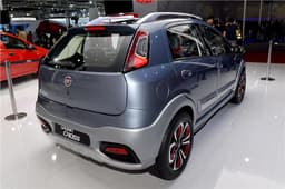 2016 Fiat Urban Cross photo gallery