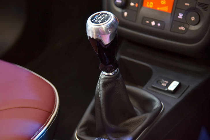 2016 Fiat Urban Cross photo gallery