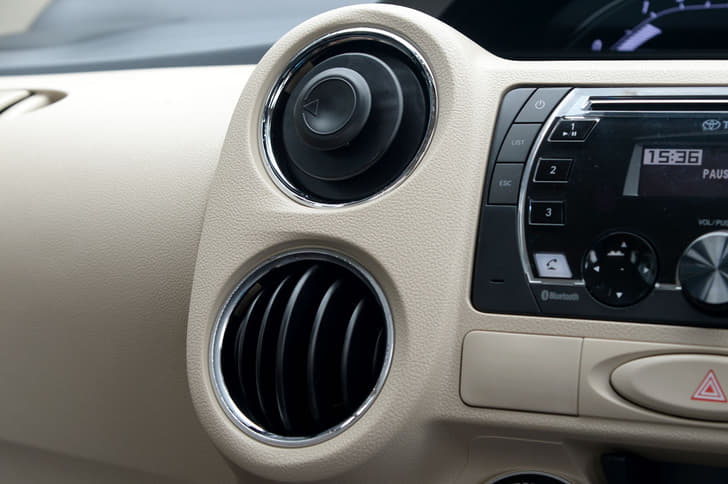 2016 Toyota Etios photo gallery