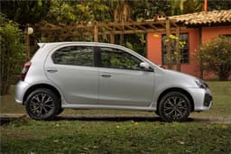 2016 Toyota Etios Liva photo gallery