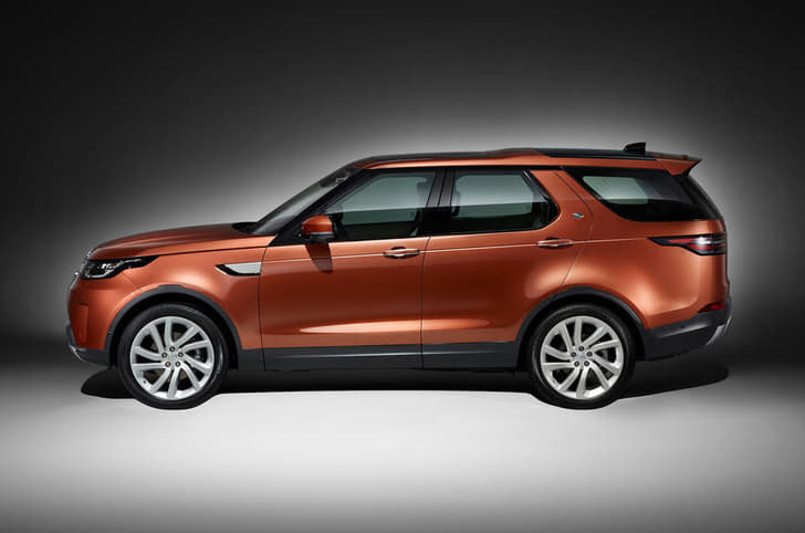 2017 Land Rover Discovery photo gallery