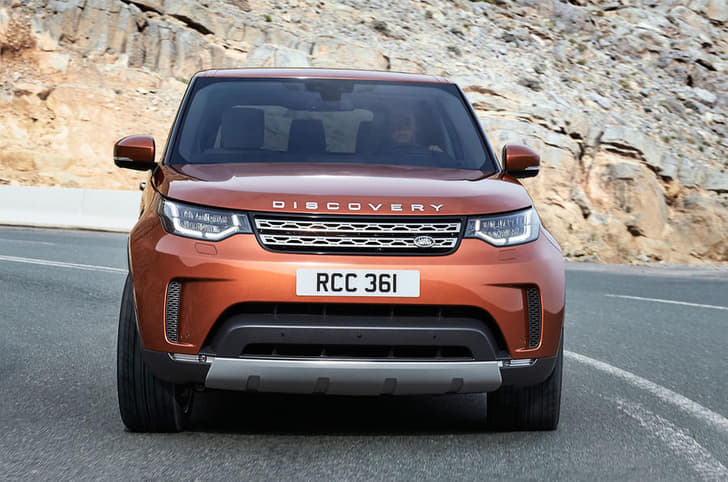 2017 Land Rover Discovery photo gallery