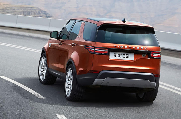 2017 Land Rover Discovery photo gallery