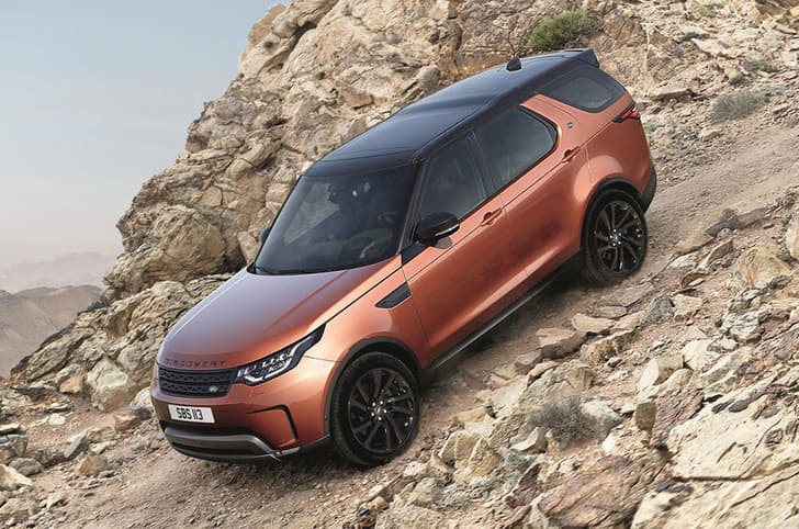 2017 Land Rover Discovery photo gallery