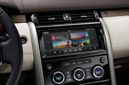 2017 Land Rover Discovery photo gallery