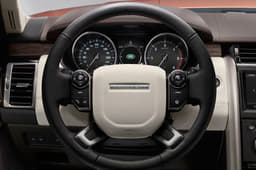 2017 Land Rover Discovery photo gallery