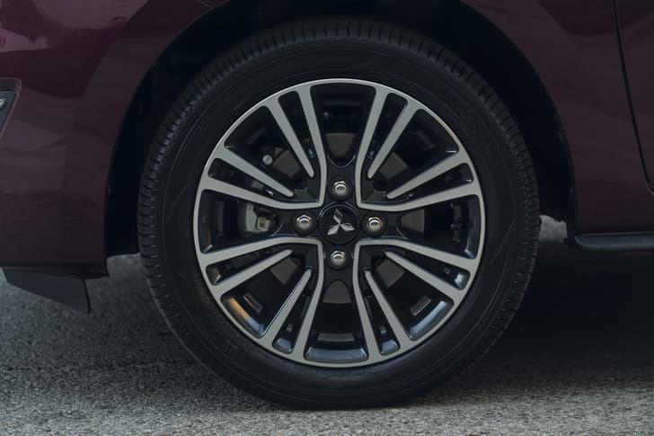 2017 Mitsubishi Mirage hatchback photo gallery