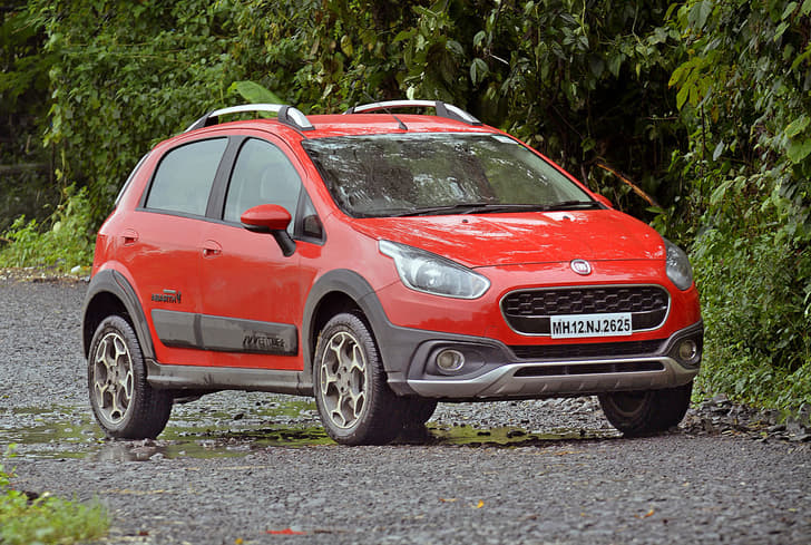 2016 Fiat Urban Cross photo gallery