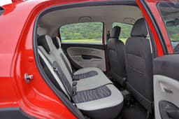 2016 Fiat Urban Cross photo gallery