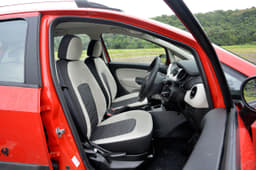 2016 Fiat Urban Cross photo gallery