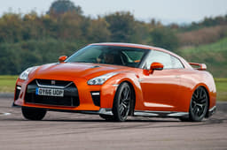 2017 Nissan GT-R photo gallery