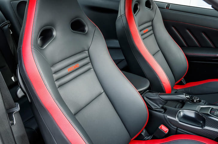 2017 Nissan GT-R photo gallery