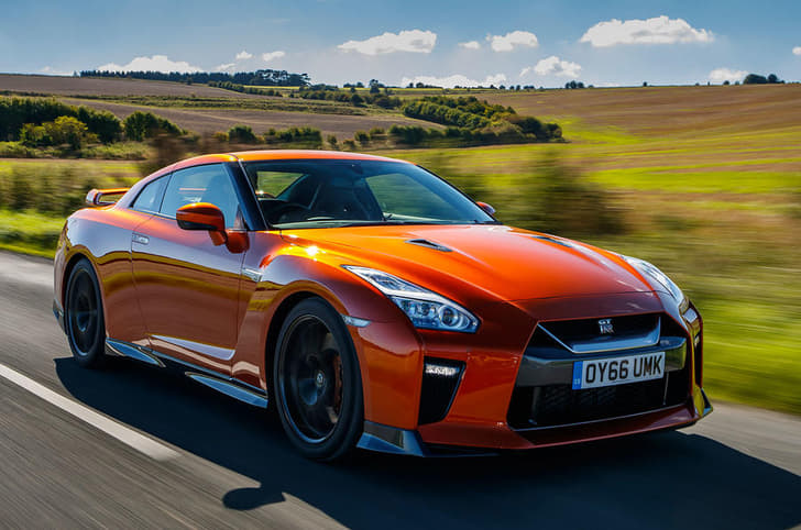 2017 Nissan GT-R photo gallery