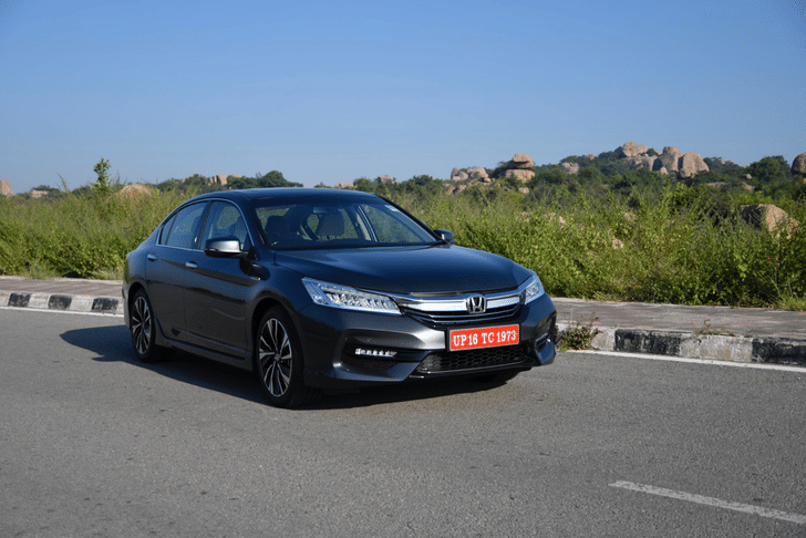 2016 Honda Accord Hybrid image gallery