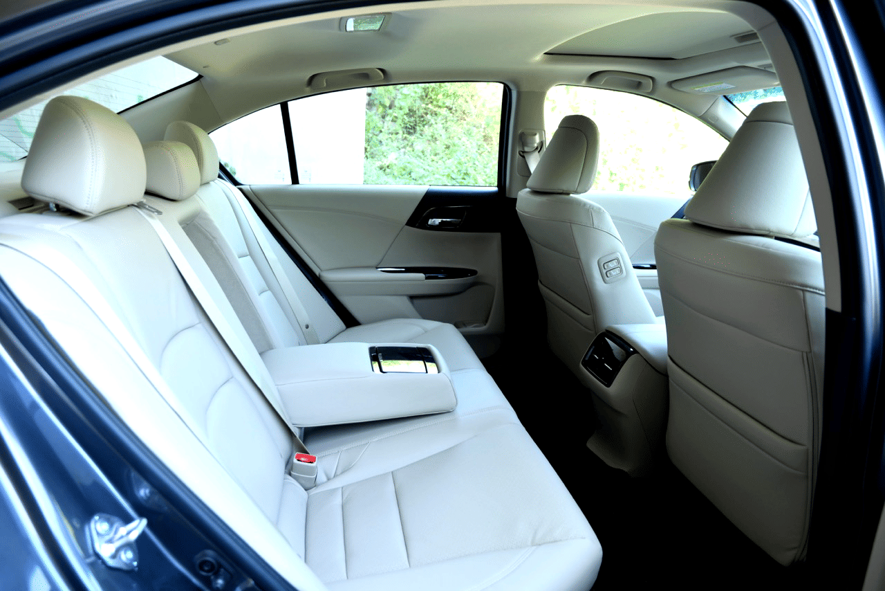 2016 Honda Accord Hybrid image gallery - Image 9