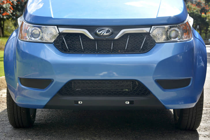 2016 Mahindra e2o Plus image gallery