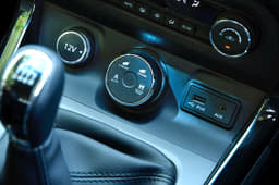 Four-wheel drive models get a choice of four drive modes - Comfort, Dynamic, Rough and Auto.
