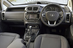 The dashboard is relatively simple and looks solid. Central touchscreen, same as on the Zest, offers better contrast though reflections are still a problem.