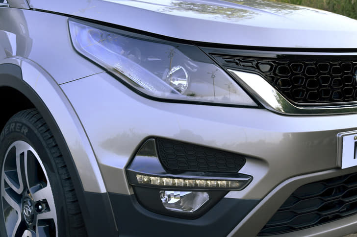 LED daytime running lamps and fog lamps sit within large air-vents on the front bumper.