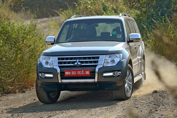 2016 Mitsubishi Montero image gallery