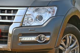 2016 Mitsubishi Montero image gallery