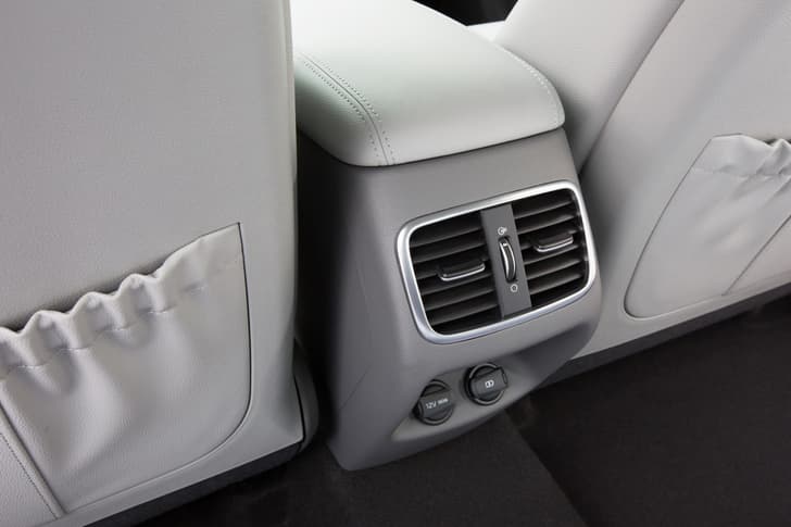 2016 Kia Niro hybrid image gallery