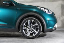 2016 Kia Niro hybrid image gallery