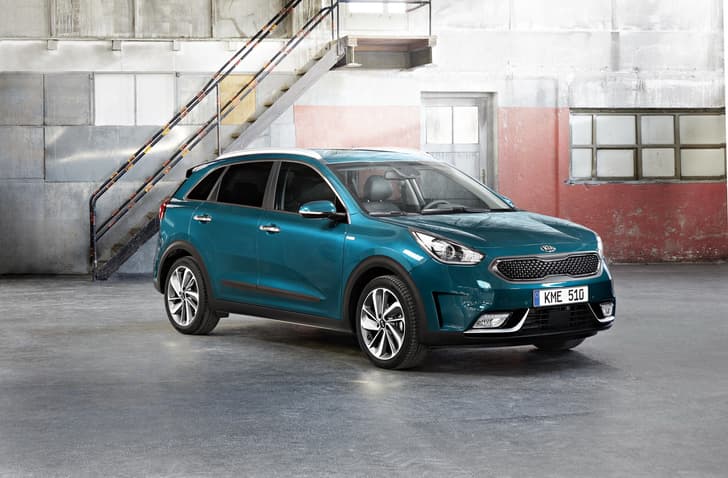 2016 Kia Niro hybrid image gallery