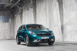 2016 Kia Niro hybrid image gallery