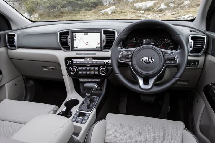 2016 Kia Sportage image gallery