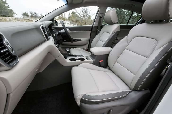 2016 Kia Sportage image gallery