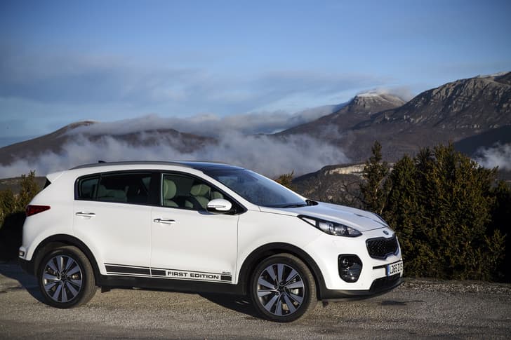 2016 Kia Sportage image gallery
