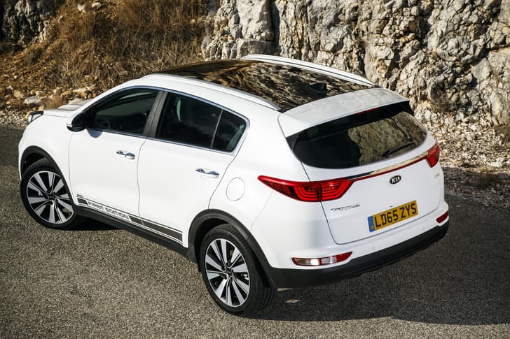 2016 Kia Sportage image gallery