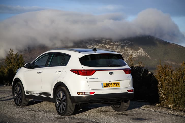 2016 Kia Sportage image gallery