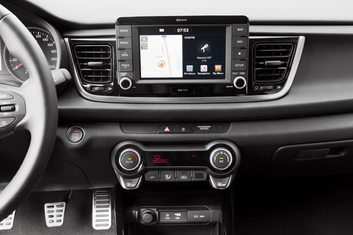 2016 Kia Rio hatchback image gallery