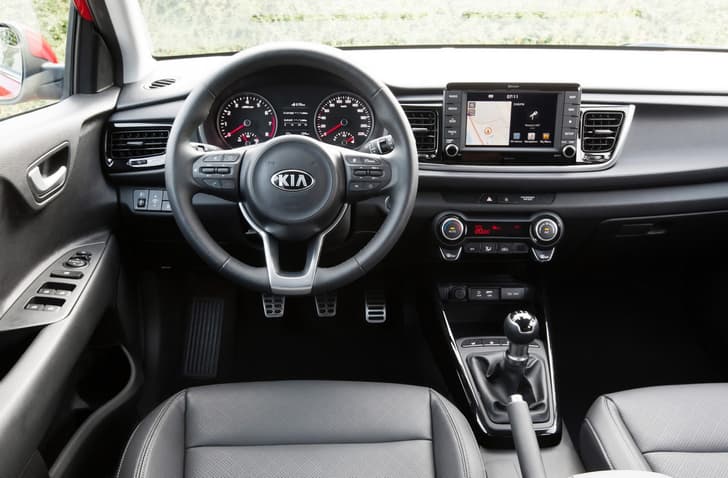 2016 Kia Rio hatchback image gallery