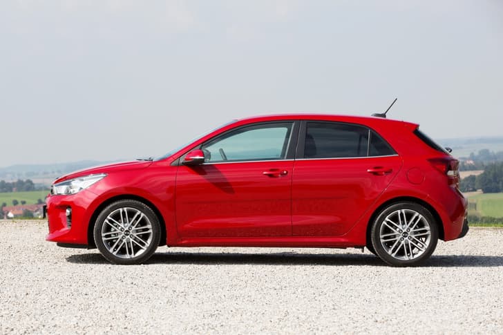 2016 Kia Rio hatchback image gallery