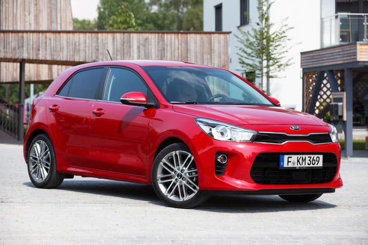 2016 Kia Rio hatchback image gallery