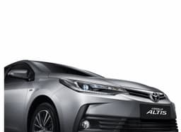 2017 Toyota Corolla Altis facelift image gallery
