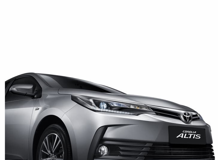 2017 Toyota Corolla Altis facelift image gallery