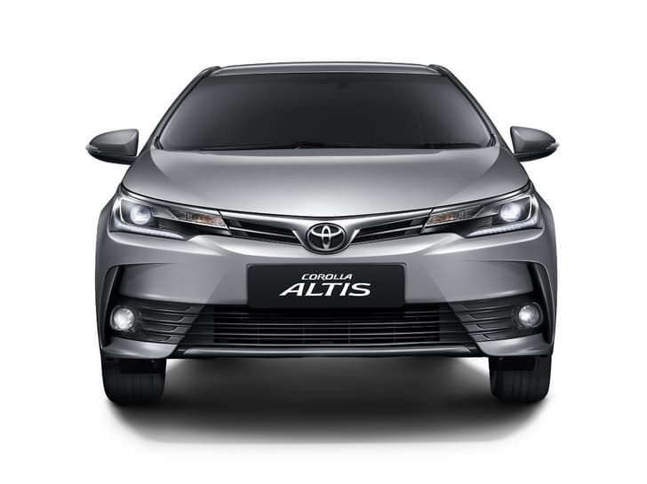 2017 Toyota Corolla Altis facelift image gallery