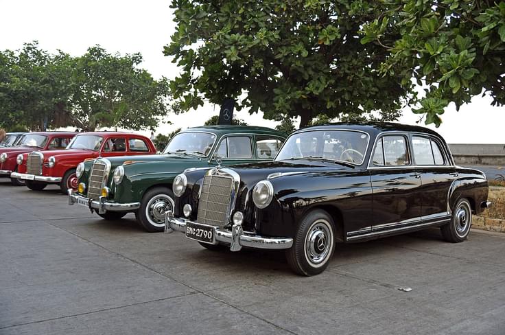 Two Mercedes-Benz W180 220S Pontons at the rally on Sunday morning. Two Mercedes-Benz W180 220S Pontons at the rally on Sunday morning.