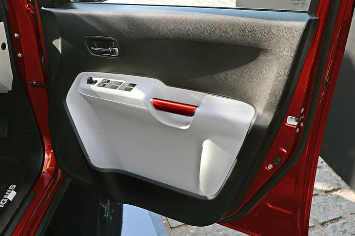 2017 Maruti Ignis image gallery