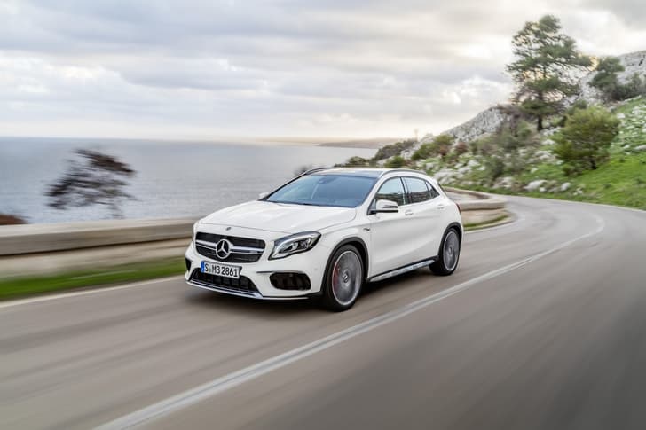 2017 Mercedes GLA facelift image gallery