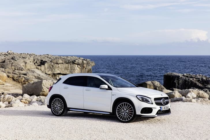 2017 Mercedes GLA facelift image gallery