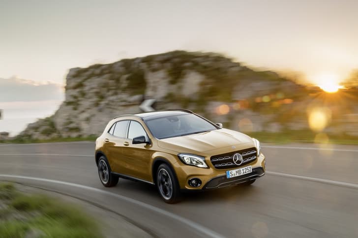2017 Mercedes GLA facelift image gallery