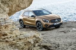 2017 Mercedes GLA facelift image gallery