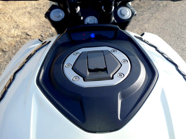 2017 Bajaj Dominar 400 image gallery