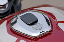 2017 Bajaj V12 image gallery