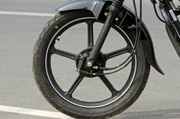 2017 Bajaj V12 image gallery